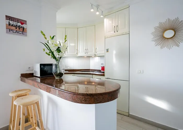 603c Beautiful Apartment, 6th Floor, Wifi * ロスクリスティアーノス